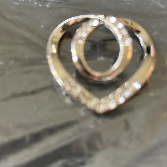 SCARF RINGS (2) NWOT GOLD & SILVER HEART SHAPED WITH RHINESTONES - Picture 6 of 8